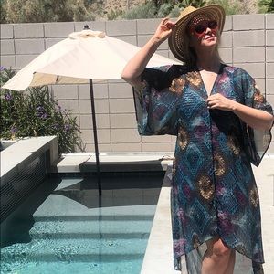 Turquoise kimono w/ no buttons. Whimsical & light.